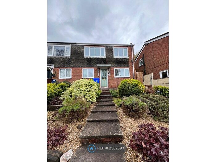 3 Bedroom Semi-Detached House To Rent In Elms Road, Burton-On-Trent, DE15