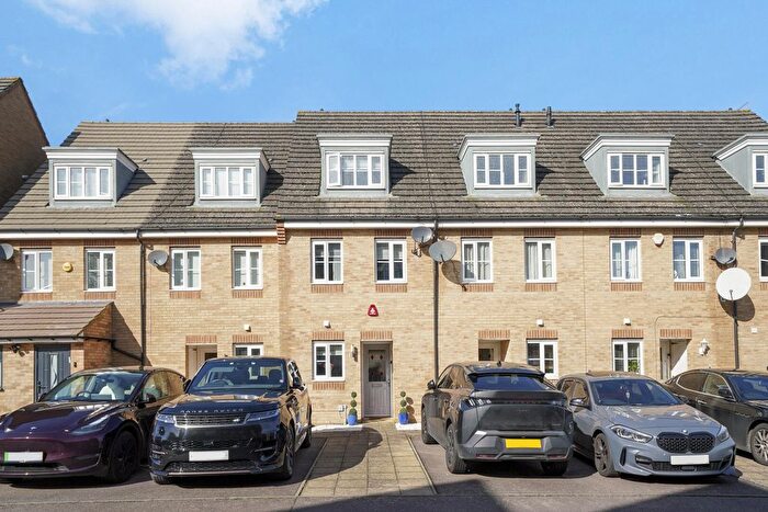 3 Bedroom Terraced House For Sale In Eaton Way, Borehamwood, WD6