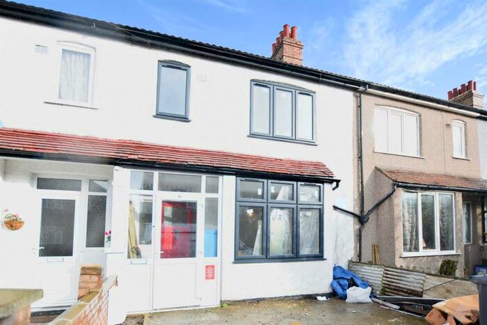 3 Bedroom House To Rent In Frimley Gardens, Mitcham, CR4