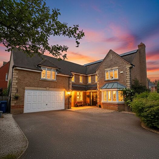 5 Bedroom Detached House For Sale In Oxlip Leyes, Bure Park, Bicester, OX26