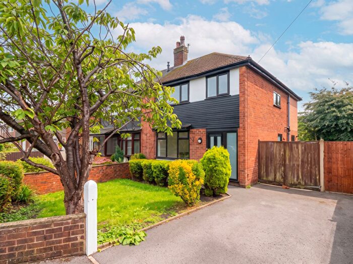 3 Bedroom Semi-Detached House For Sale In Wham Lane, New Longton, PR4