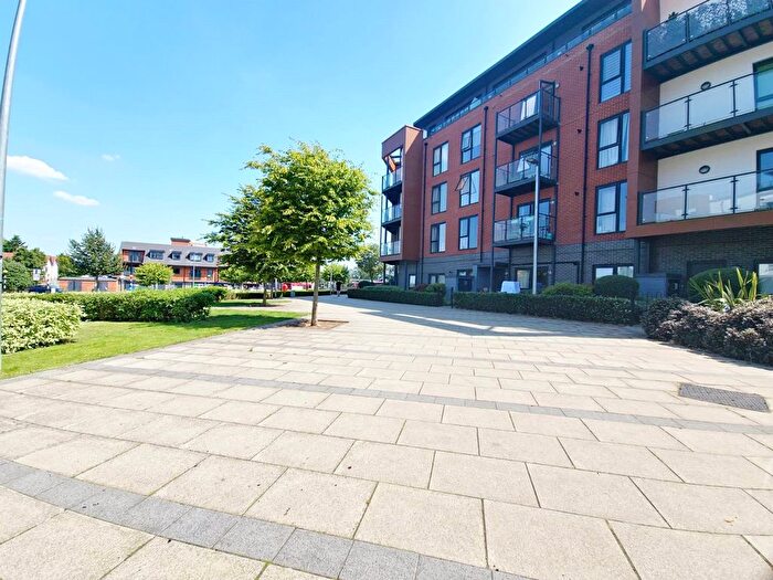 1 Bedroom Flat To Rent In Bellflower Lodge, Gubbins Lane, Harold Wood, RM3