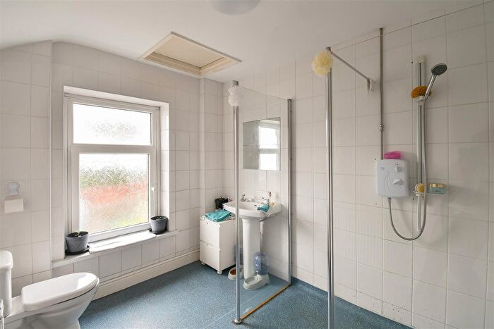 3 Bedroom Terraced House For Sale In Wilfred Street, Barry, CF63