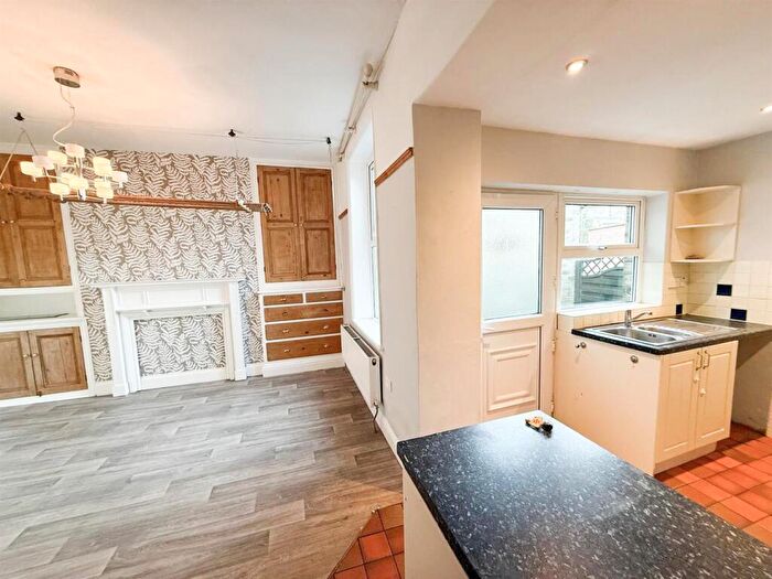 3 Bedroom Terraced House For Sale In Skipton Road, Silsden, BD20