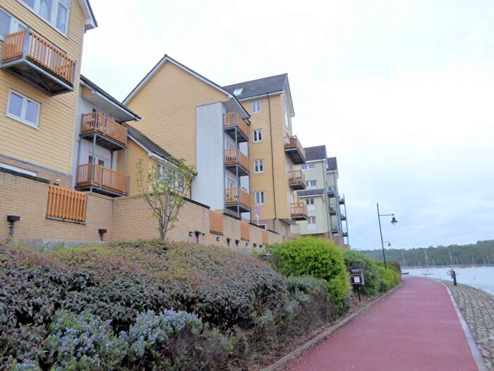 3 Bedroom Flat To Rent In Cromarty House, Rivermead, Chatham, ME4
