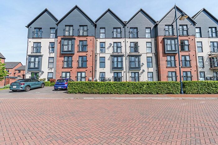2 Bedroom Flat For Sale In Cei Tir Y Castell, Barry, CF63