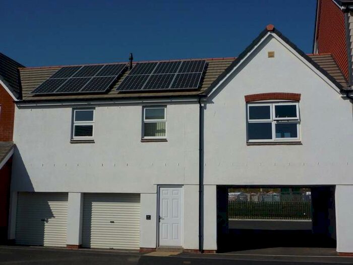 2 Bedroom Flat To Rent In Chaucer Grove, Exeter, EX4