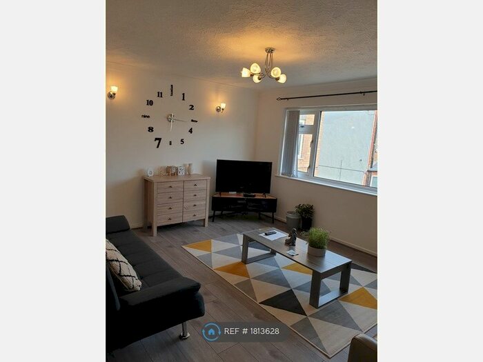 2 Bedroom Flat To Rent In New Bedford Road, Luton, LU3