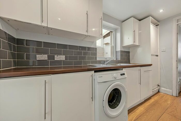 4 Bedroom Semi-Detached House To Rent In Astbury Road, London, SE15