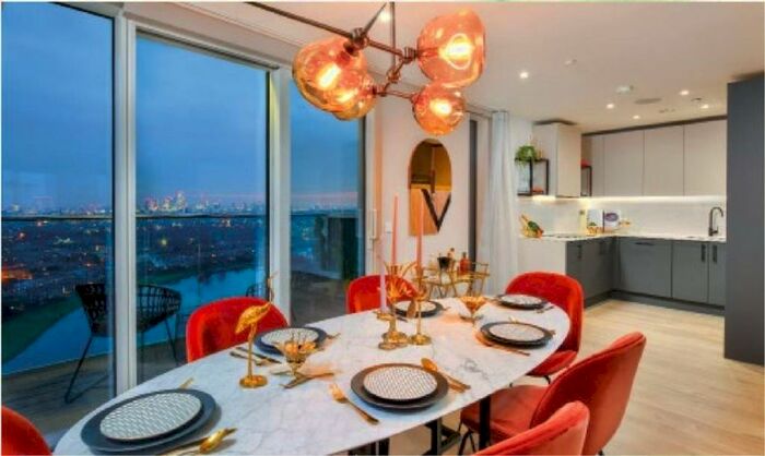 2 Bedroom Apartment To Rent In Willowbrook House Coster Avenue London, N4