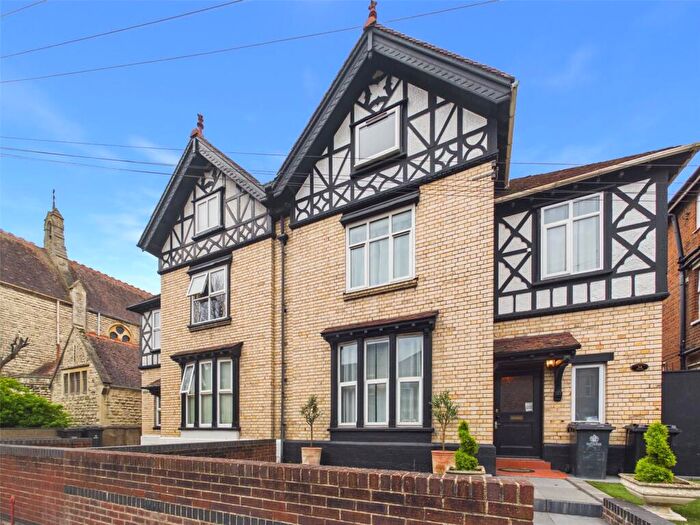 4 Bedroom Semi Detached House For Sale In Park End Road, Gloucester, Gloucestershire, GL1