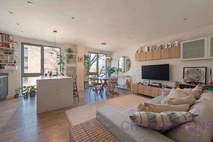 2 Bedroom Flat To Rent In Saunders Ness Road, Cubitt Town, E14