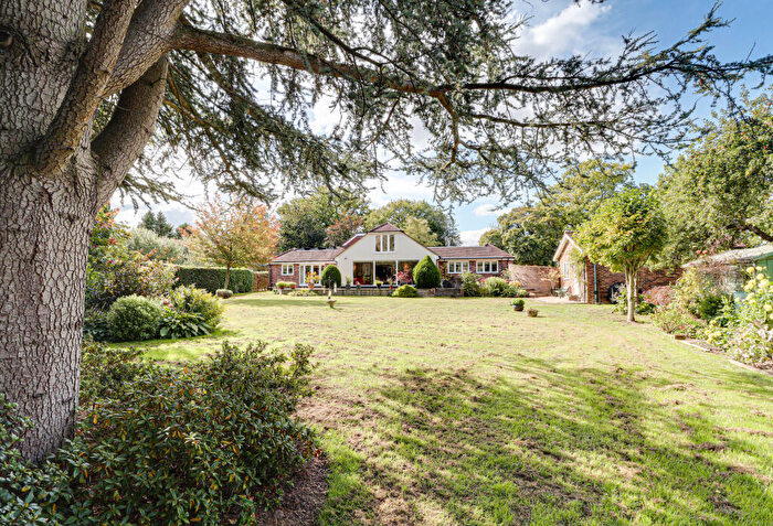 4 Bedroom Detached House For Sale In Luton Lane, Redbourn, AL3