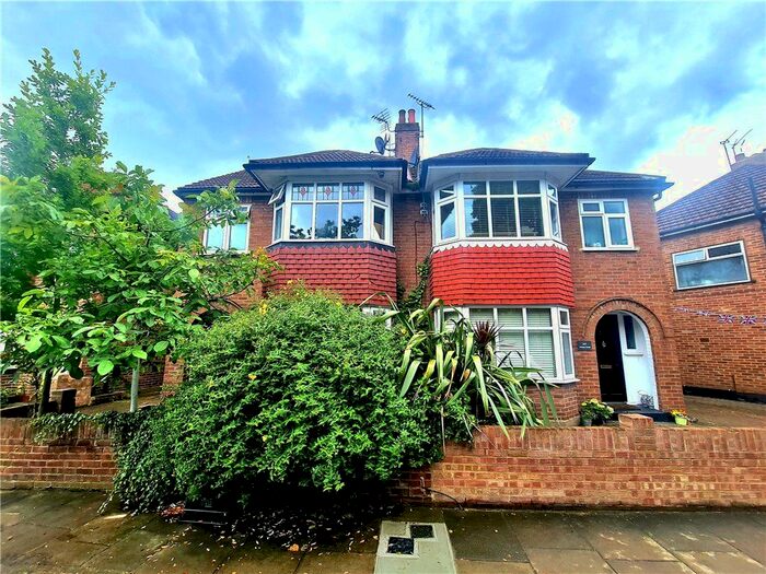 4 Bedroom Semi-Detached House To Rent In Nelson Road, Twickenham, TW2
