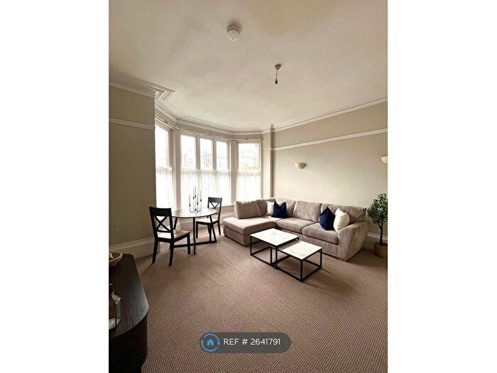 2 Bedroom Flat To Rent In Grove Avenue, Birmingham, B13