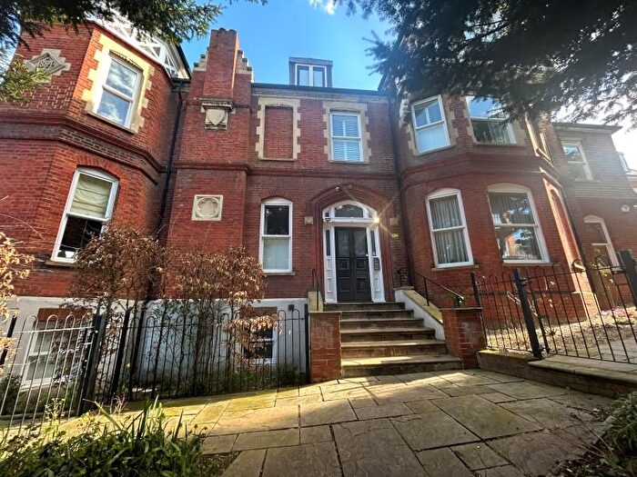 2 Bedroom Flat To Rent In Jenner Road, Guildford, GU1