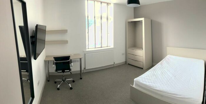 6 Bedroom House To Rent In Rectory Place, Loughborough, LE11