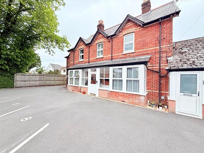 1 Bedroom Flat For Sale In Church Road, Ferndown, BH22