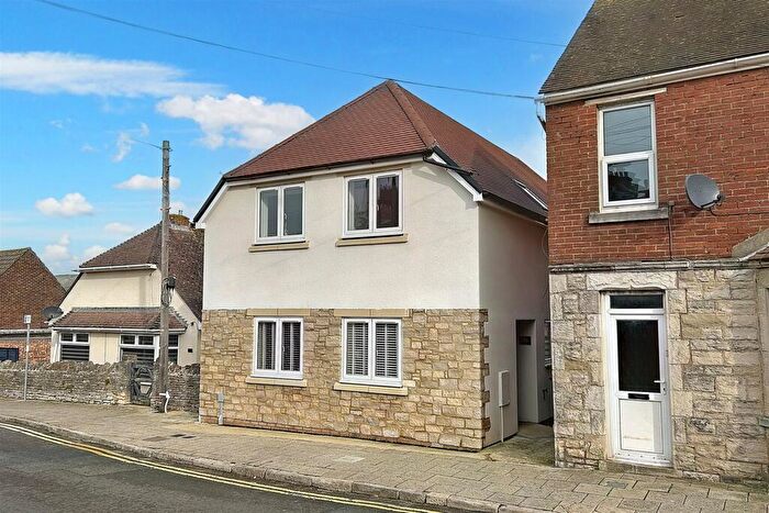 3 Bedroom Semi-Detached House To Rent In Swanage, BH19