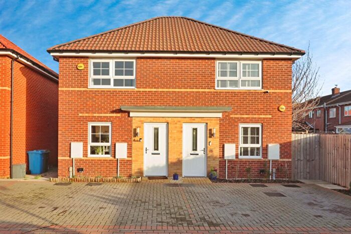 2 Bedroom Semi Detached House For Sale In Farleigh Drive, Harworth, Doncaster, DN11