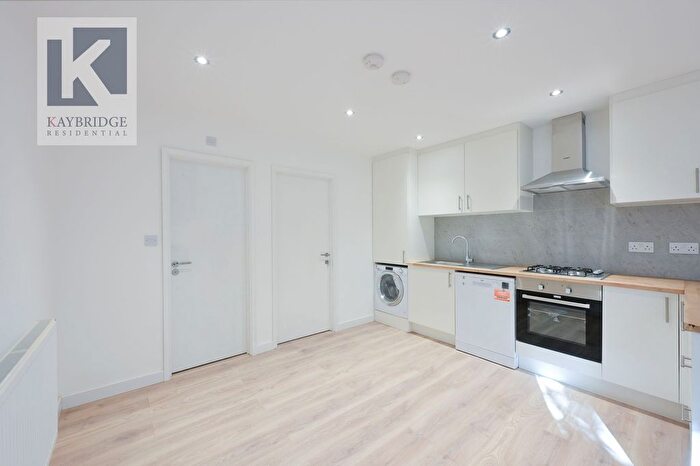 1 Bedroom Flat To Rent In Chessington Road, Ewell, KT19