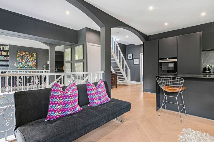 2 Bedroom Flat To Rent In Holland Park, W14