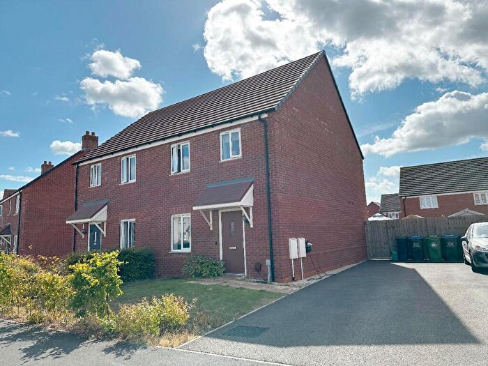 3 Bedroom Semi-Detached House For Sale In Sandpit Boulevard, Heathcote, Warwick, CV34