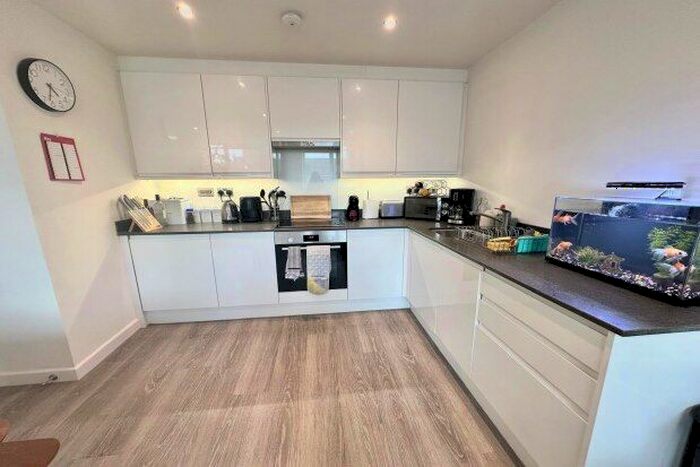 1 Bedroom Flat To Rent In Ashley Road, Altrincham, WA14