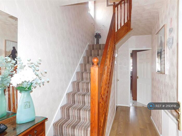 3 Bedroom Semi-Detached House To Rent In Greenwich Close, Manchester, M40