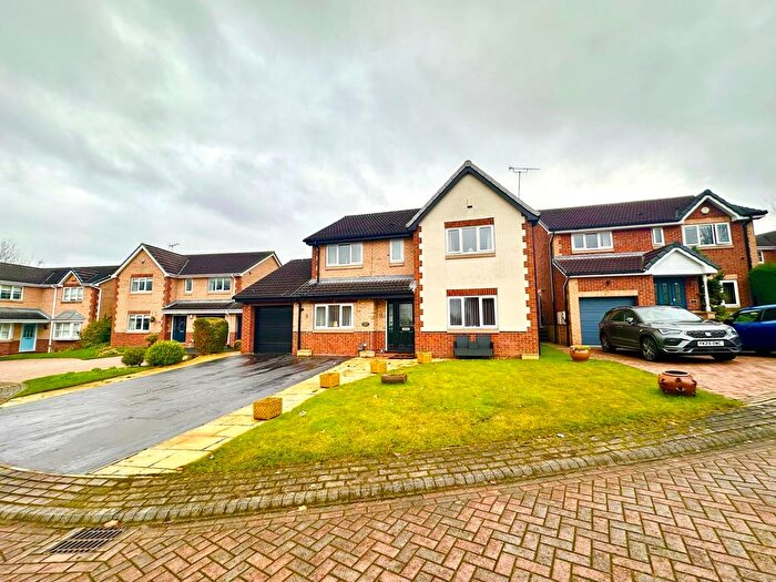 4 Bedroom Detached House To Rent In Shelley Crescent, Oulton, Leeds, LS26