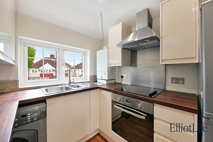 1 Bedroom Maisonette To Rent In Third Avenue, Watford, WD25