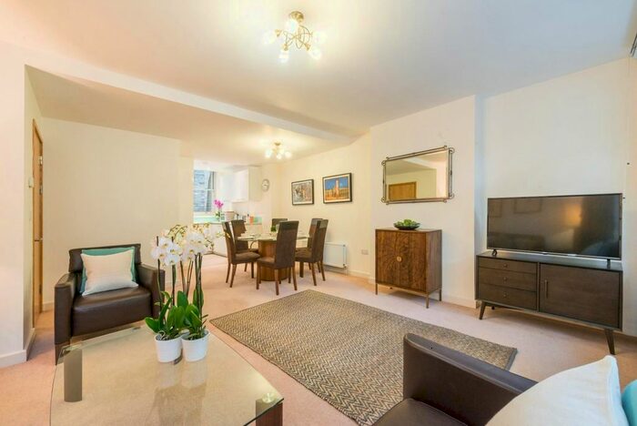 2 Bedroom Flat To Rent In Alfred Place, Bloomsbury, WC1E