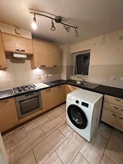 1 Bedroom Flat To Rent In Woodcote Road, Wallington, SM6