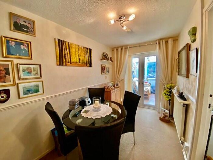 3 Bedroom End Of Terrace House For Sale In Newey Close, Birmingham, B45