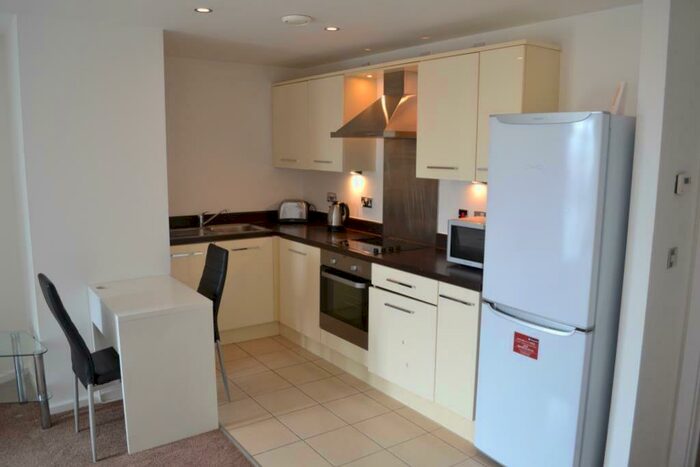 2 Bedroom Apartment To Rent In Hive, Masshouse Plaza, Birmingham, B5