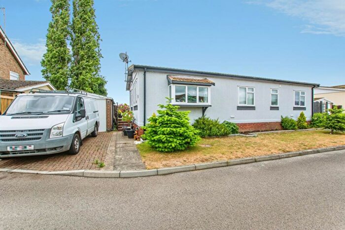 2 Bedroom Park Home For Sale In Osborne Road, Wisbech, PE13