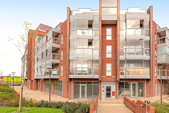 1 Bedroom Flat For Sale In Wilkinson Close, Cricklewood, London, NW2