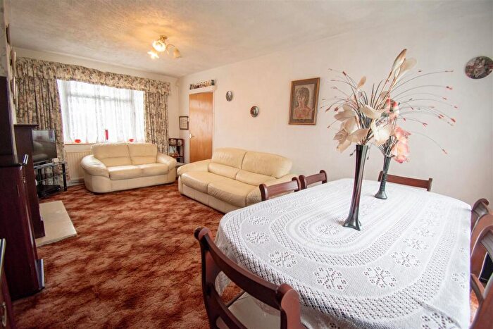 2 Bedroom Semi-Detached House For Sale In Oak Avenue, Ripley, DE5