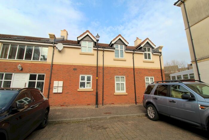 2 Bedroom Flat To Rent In Elgar Close, Swindon, SN25