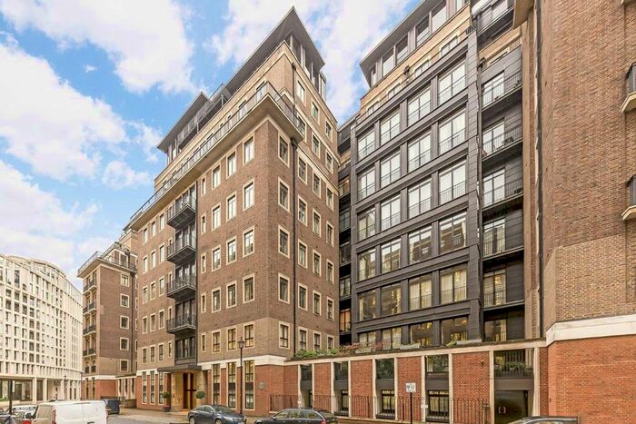 3 Bedroom Flat To Rent In Dean Ryle Street, London, SW1P