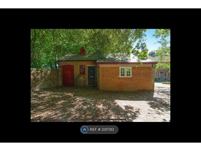 1 Bedroom Bungalow To Rent In Manor Road, Lancing, BN15