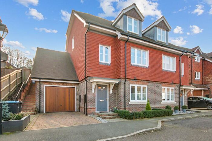 3 Bedroom Semi-Detached House For Sale In Clockfield, RH10