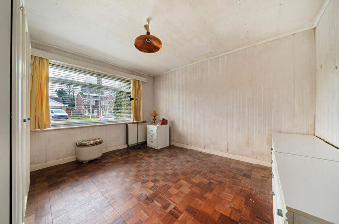 2 Bedroom Bungalow For Sale In Foyle Park, Basingstoke, Hampshire, RG21