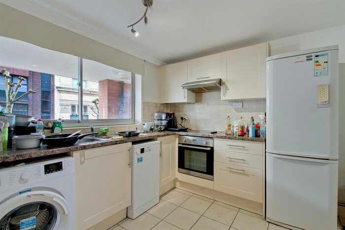 3 Bedroom Flat To Rent In Jeygrove Court, Hatton Garden, Holborn, London, EC1N