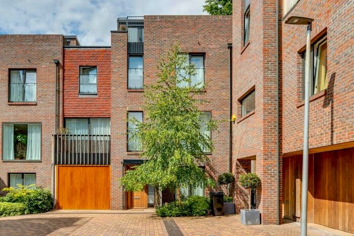 5 Bedroom Property To Rent In Marwood Square, Muswell Hill, N10