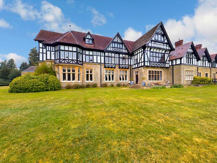 2 Bedroom Flat For Sale In Roffey Park, Forest Road, Colgate, Horsham, RH12