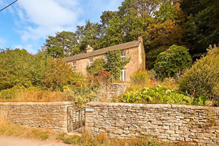 2 Bedroom Semi-Detached House For Sale In Roseleigh, Walls Quarry, Brimscombe, Stroud, GL5