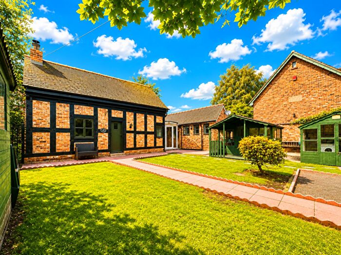 2 Bedroom Cottage For Sale In Nantwich Road, Wrenbury, Cheshire, CW5
