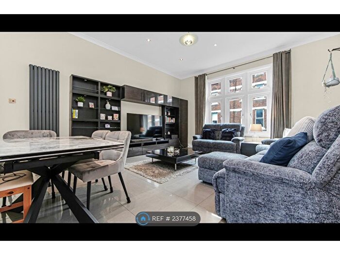4 Bedroom Maisonette To Rent In Bedford Hill, London, SW12