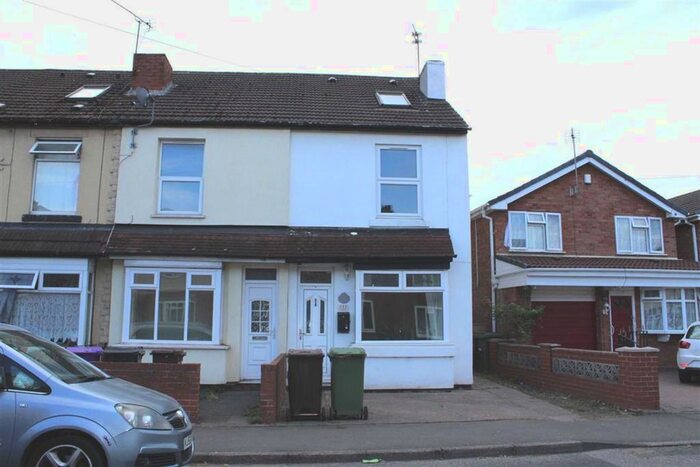 3 Bedroom Semi-Detached House To Rent In Vicarage Road, Wolverhampton, West Midlands, WV11
